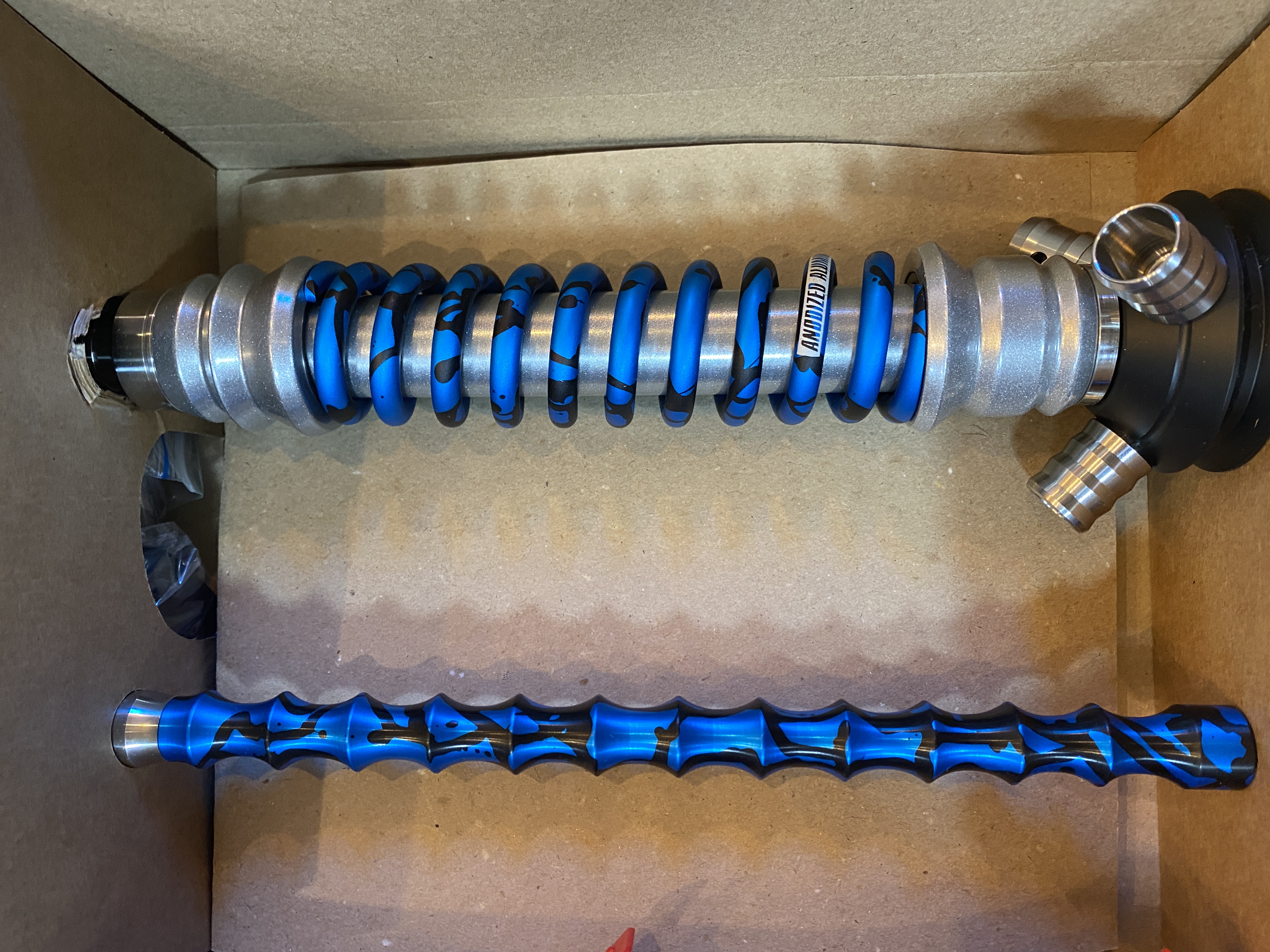 Кальян - Mamay - Coilovers Mini - ( Хром шахта - Голубой  Черный анодирование лак спираль  )